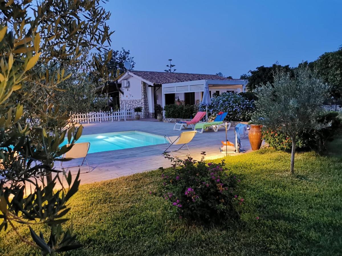 Villa Hibiscus Castellammare del Golfo Exteriör bild