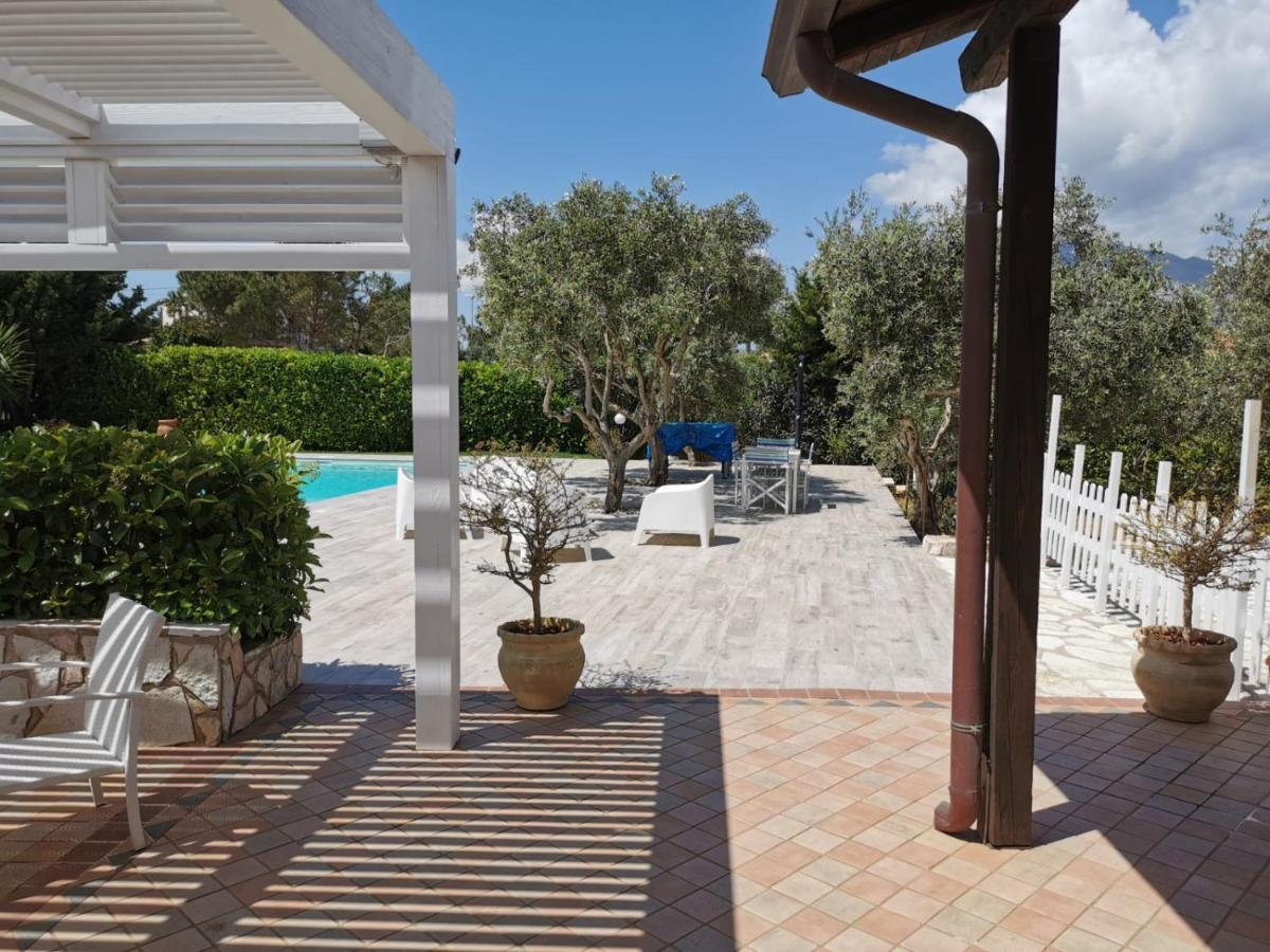 Villa Hibiscus Castellammare del Golfo Exteriör bild