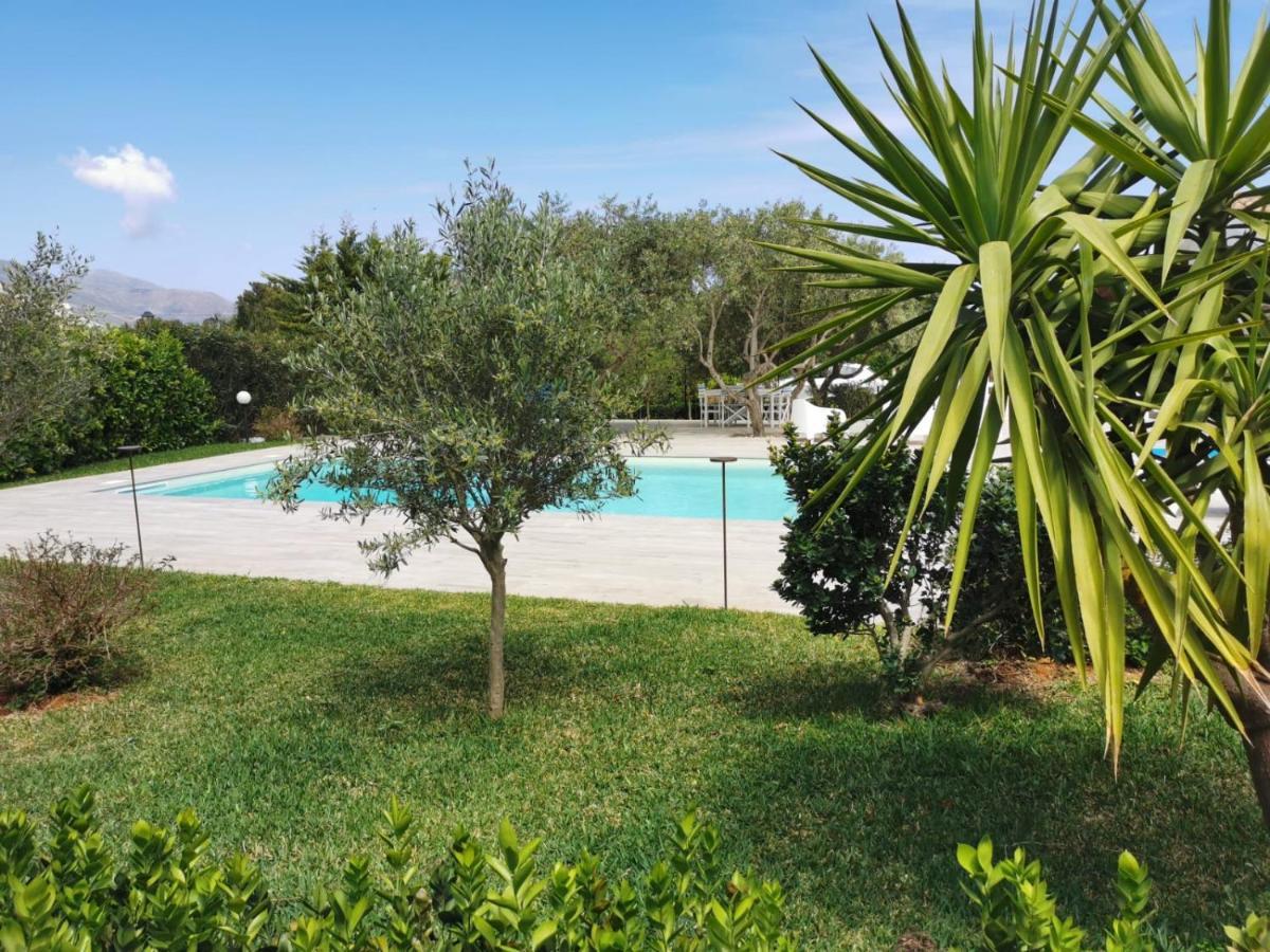 Villa Hibiscus Castellammare del Golfo Exteriör bild