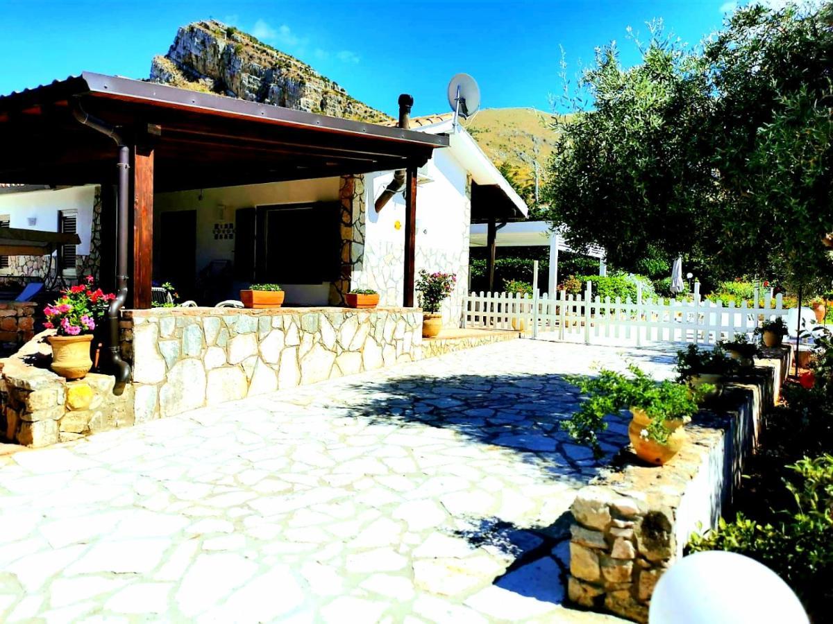 Villa Hibiscus Castellammare del Golfo Exteriör bild