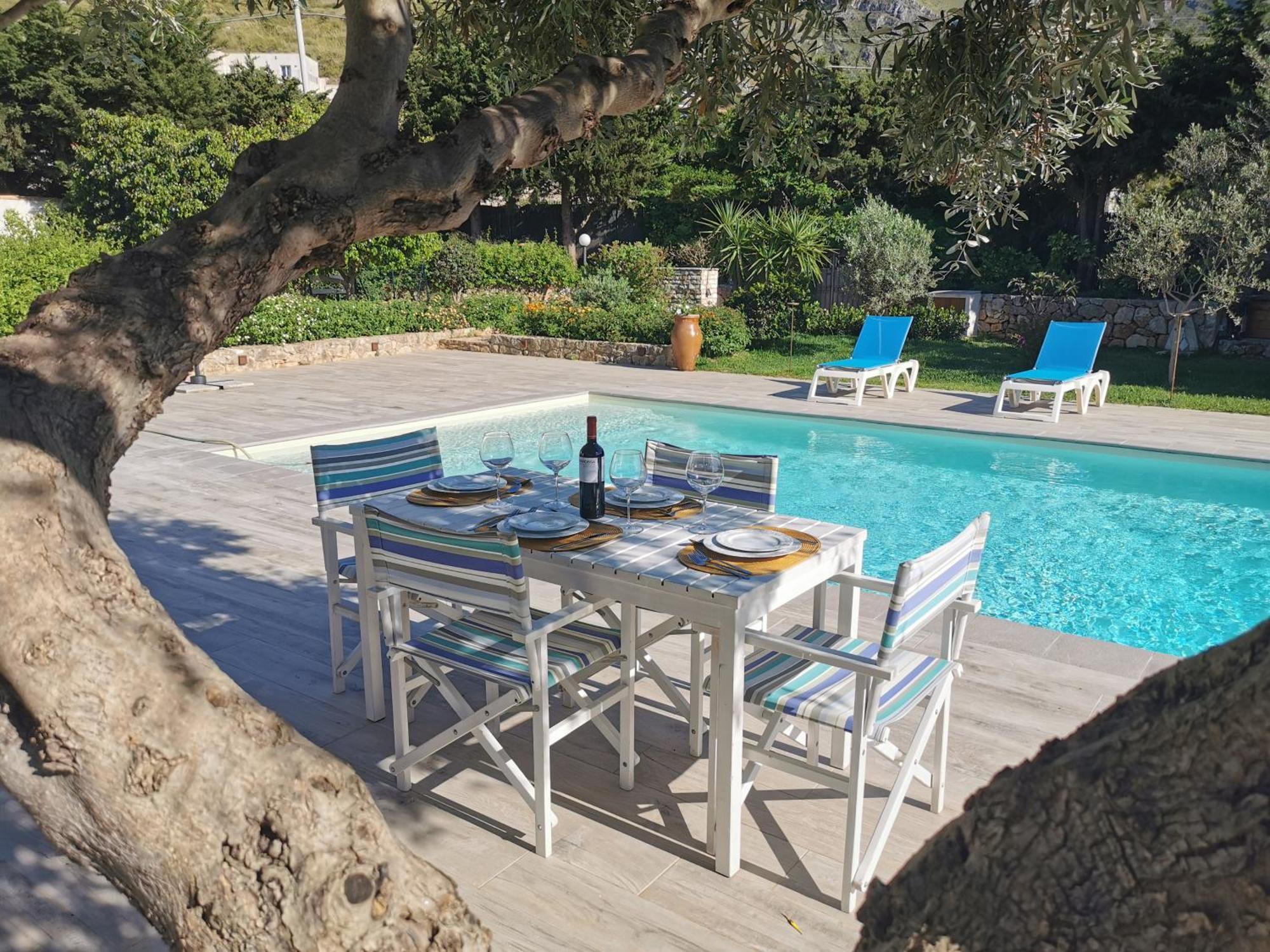 Villa Hibiscus Castellammare del Golfo Exteriör bild